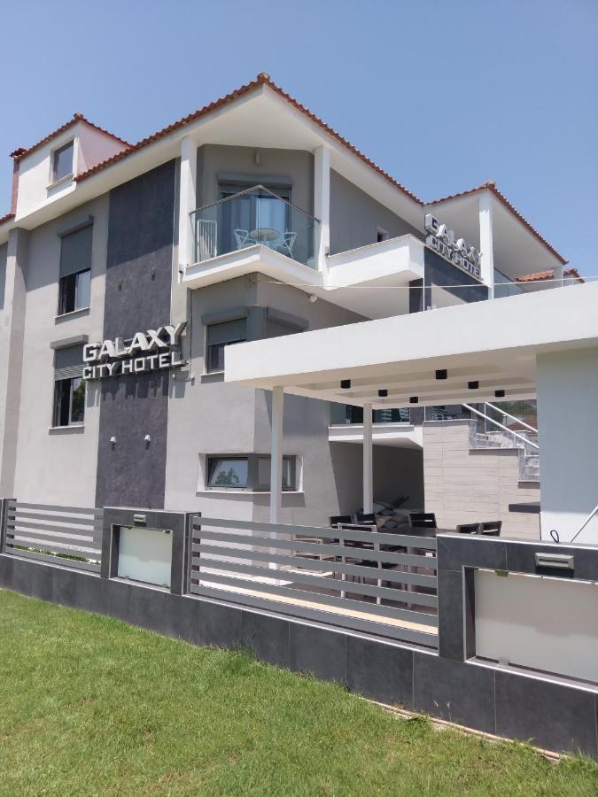 Galaxy City Hotel ลีเมนาส ภายนอก รูปภาพ